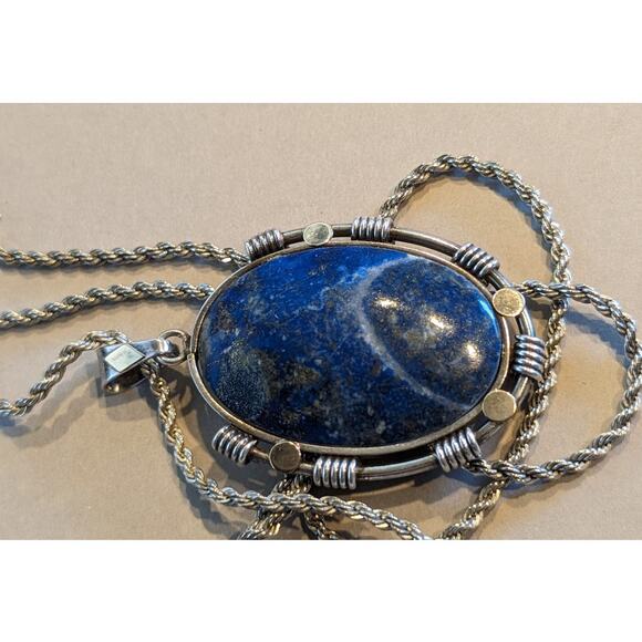 Blue Stone Bezel Set in Sterling Silver on Vintage Heavy Sterling Rope Chain - Picture 9 of 16